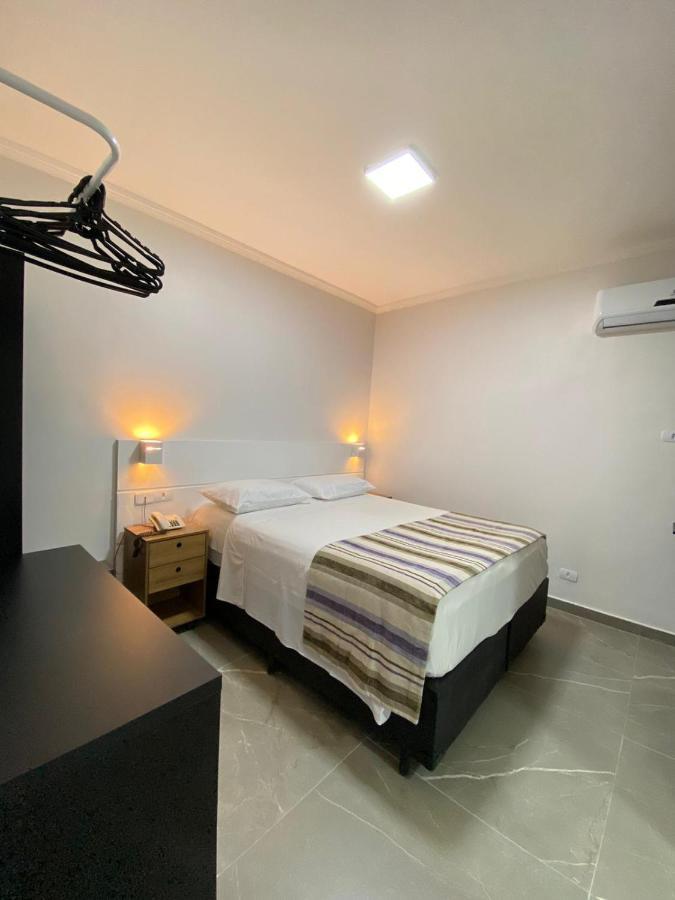 Flat - Acomoda Ate 4 Hospedes - Bairro Do Gonzaga - Santos Sp Eksteriør billede